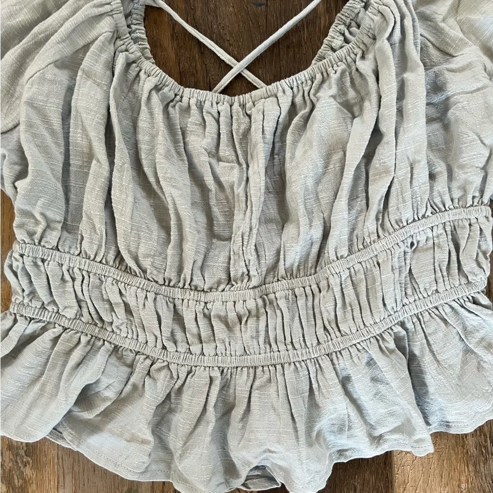 Easel Los Angeles Women's Light Blue/Grey Rouched Top Size Large